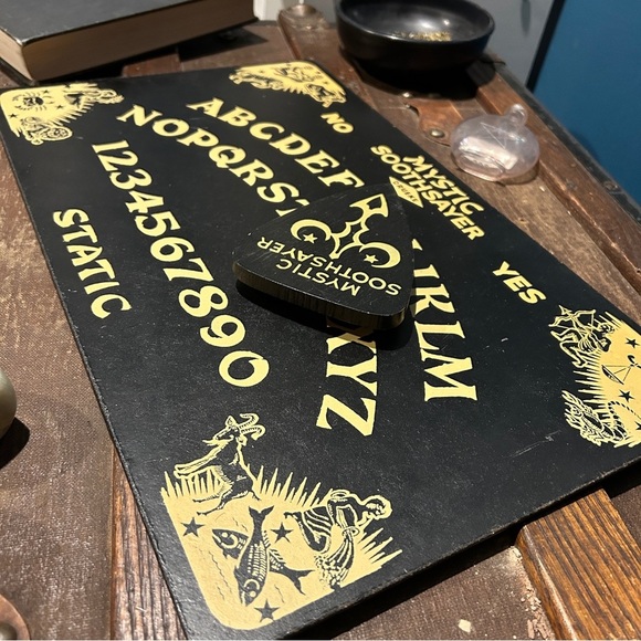 RARE 1940s Mystic Soothsayer Black Gold Ouija Board 40s Witchcraft TRUE VINTAGE - Picture 3 of 5